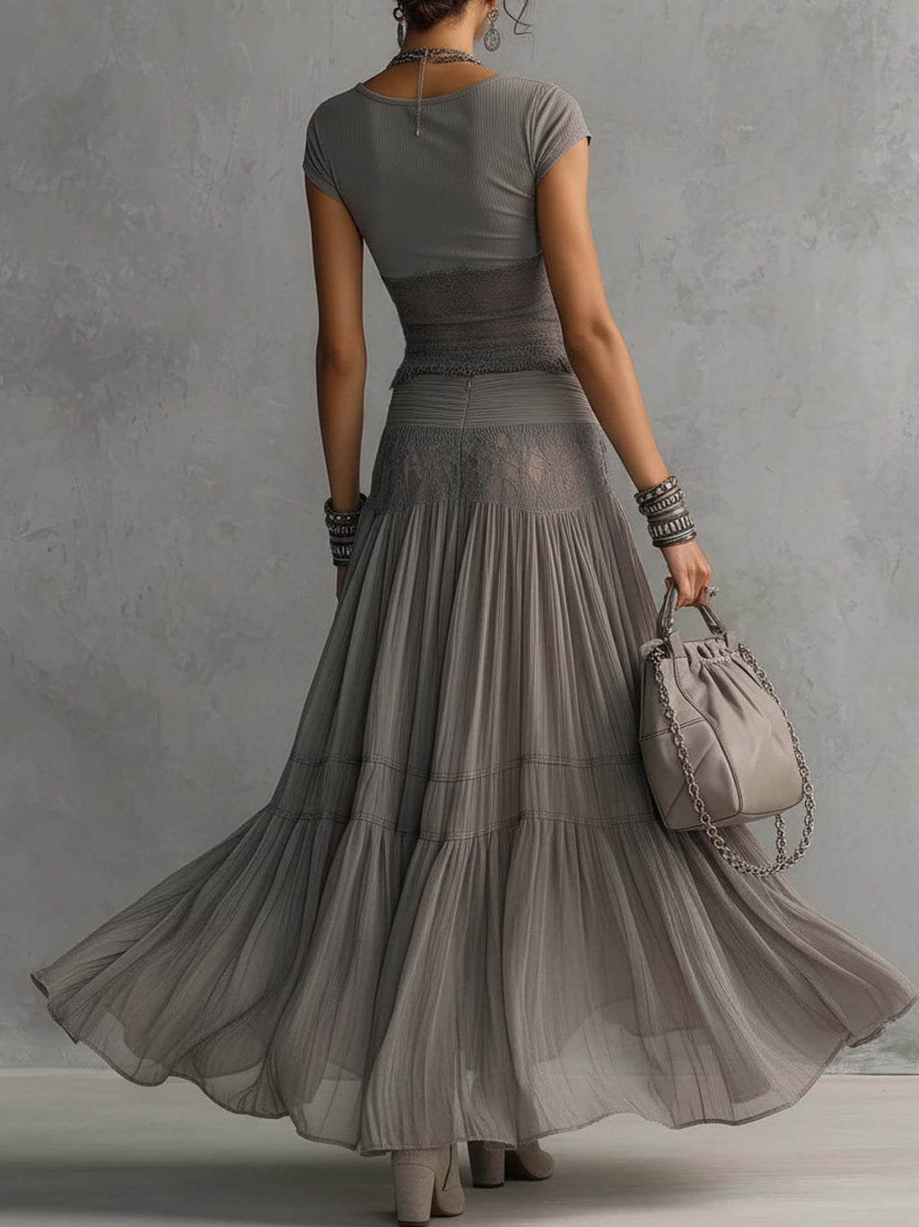 Alba™ | Conjunto gris con top de encaje y falda larga plisada