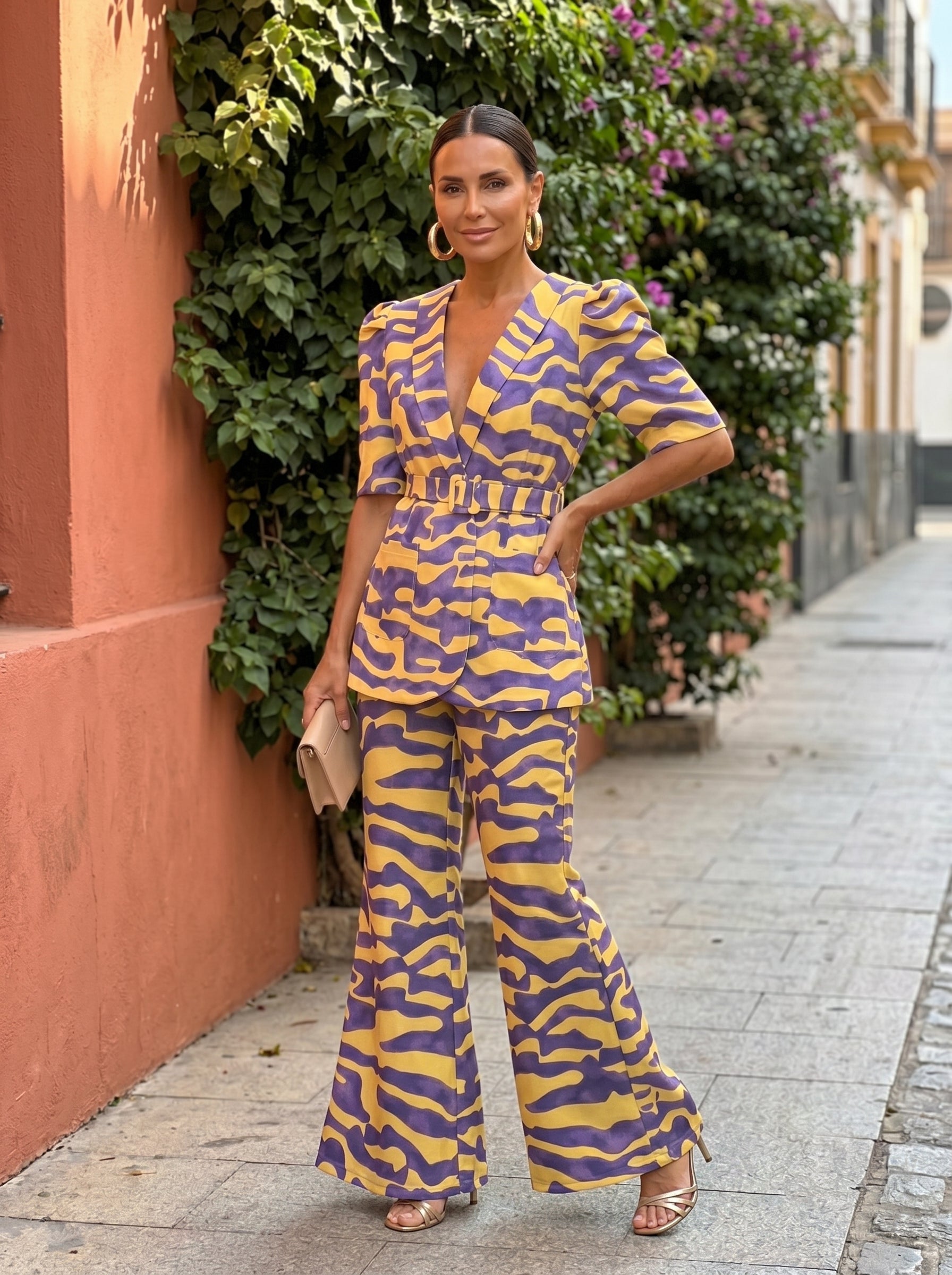 Lavinia | Conjunto fluido de blazer peplum y pantalón palazzo