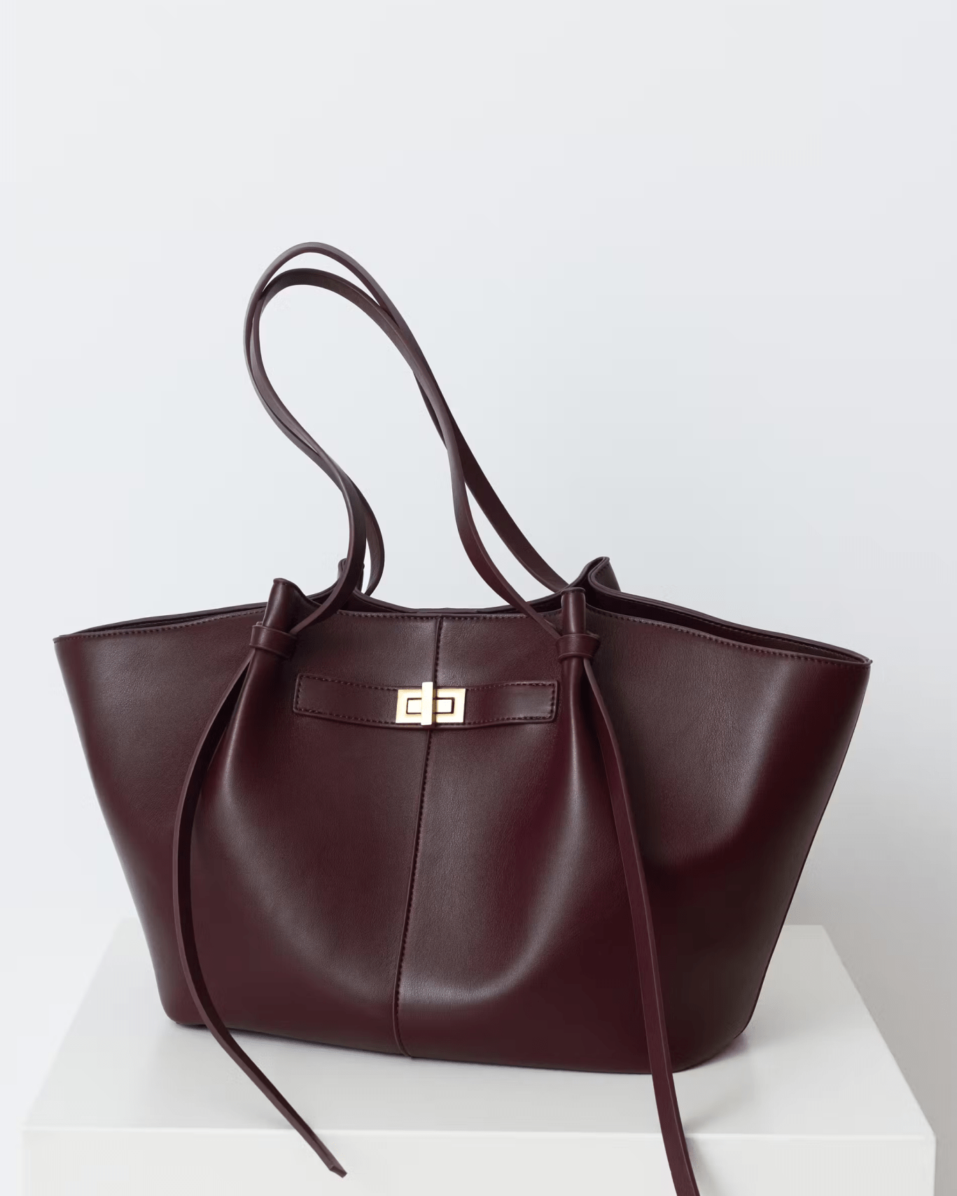 ARIA | Bolso Luxe Curve — El Complemento que lo Dice Todo